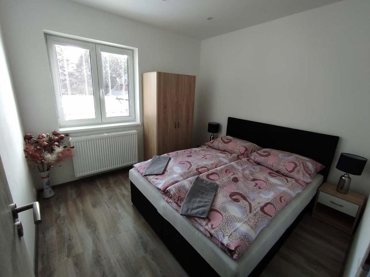 Květinové apartmány u Jordů Marenice Exterior foto