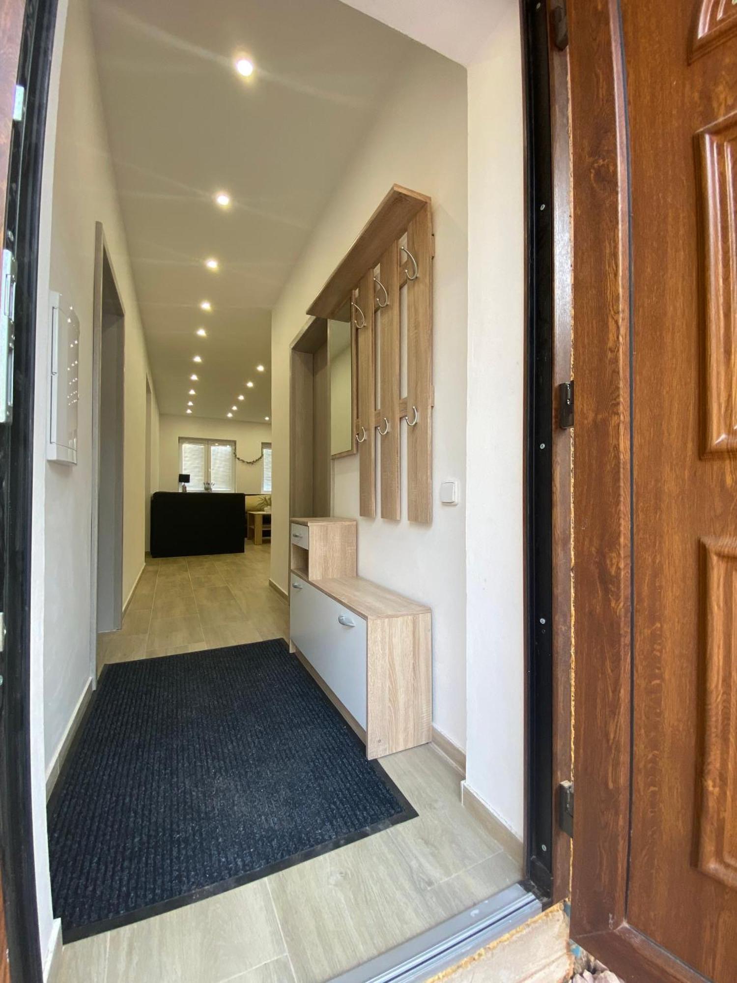 Květinové apartmány u Jordů Marenice Exterior foto