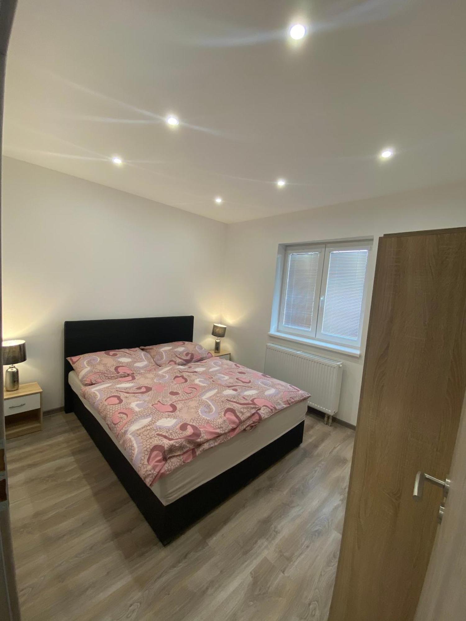 Květinové apartmány u Jordů Marenice Exterior foto